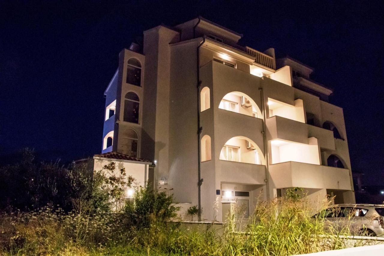 Villa Apartments Katja Trogir Ngoại thất bức ảnh