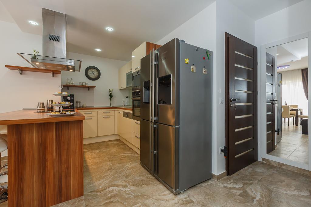 Villa Apartments Katja Trogir Ngoại thất bức ảnh
