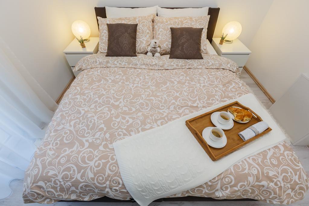 Villa Apartments Katja Trogir Ngoại thất bức ảnh