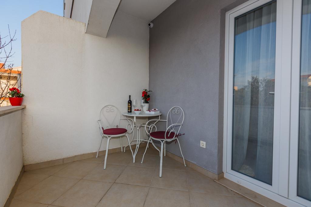 Villa Apartments Katja Trogir Ngoại thất bức ảnh