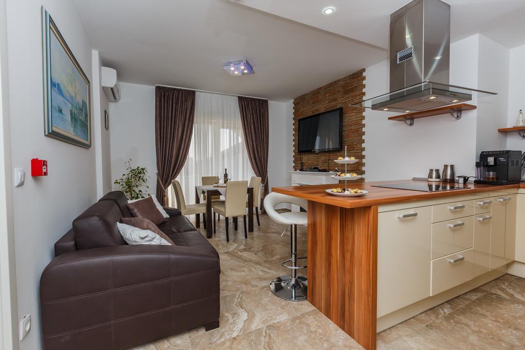 Villa Apartments Katja Trogir Ngoại thất bức ảnh