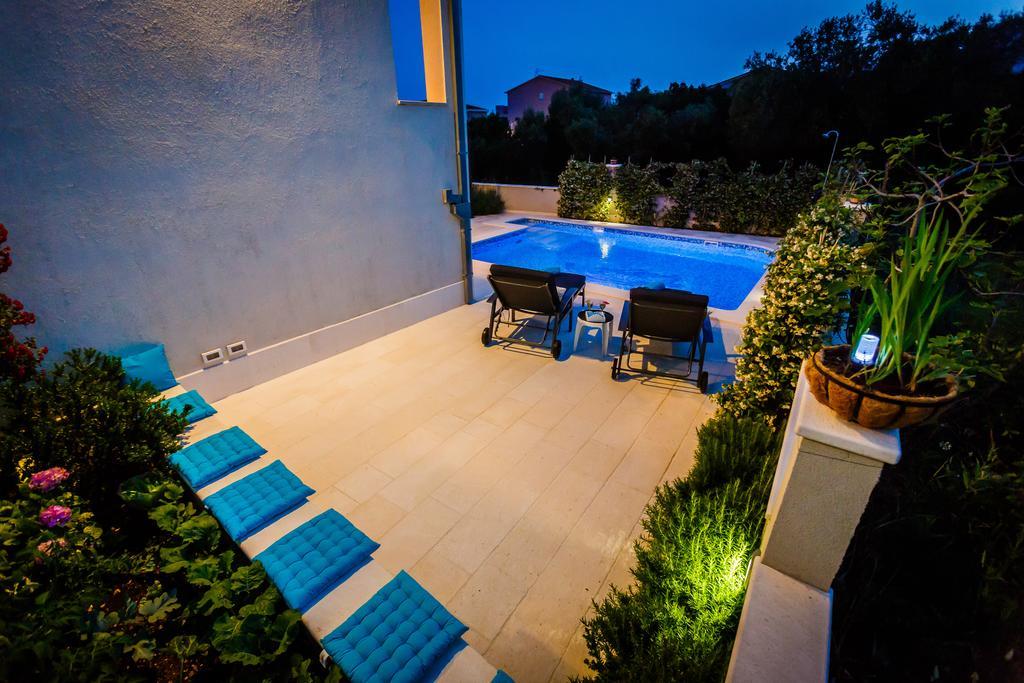 Villa Apartments Katja Trogir Ngoại thất bức ảnh