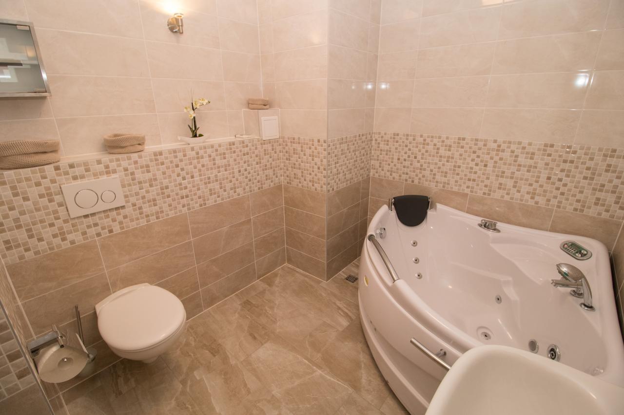 Villa Apartments Katja Trogir Ngoại thất bức ảnh