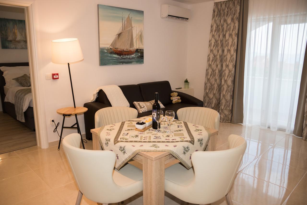 Villa Apartments Katja Trogir Ngoại thất bức ảnh
